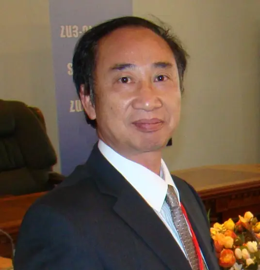 董事长李学平